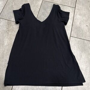 Athleta Black Short Sleeve V-Neck Tee